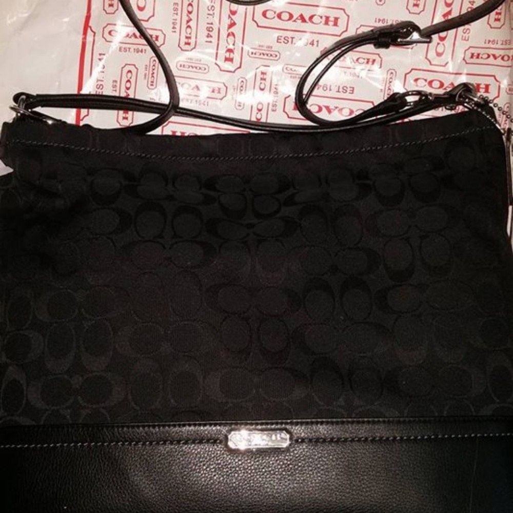 Large‎ black new Coach Purse /Handbag